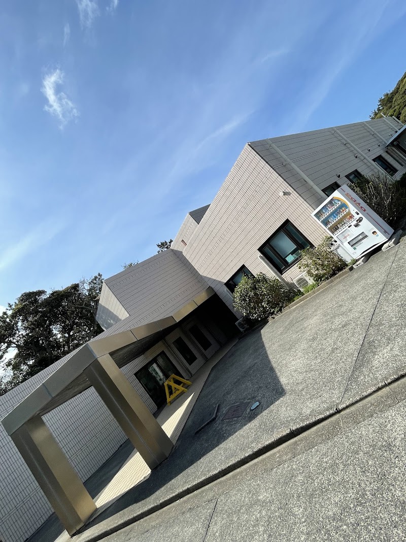 新島村国民健康保険式根島診療所の写真